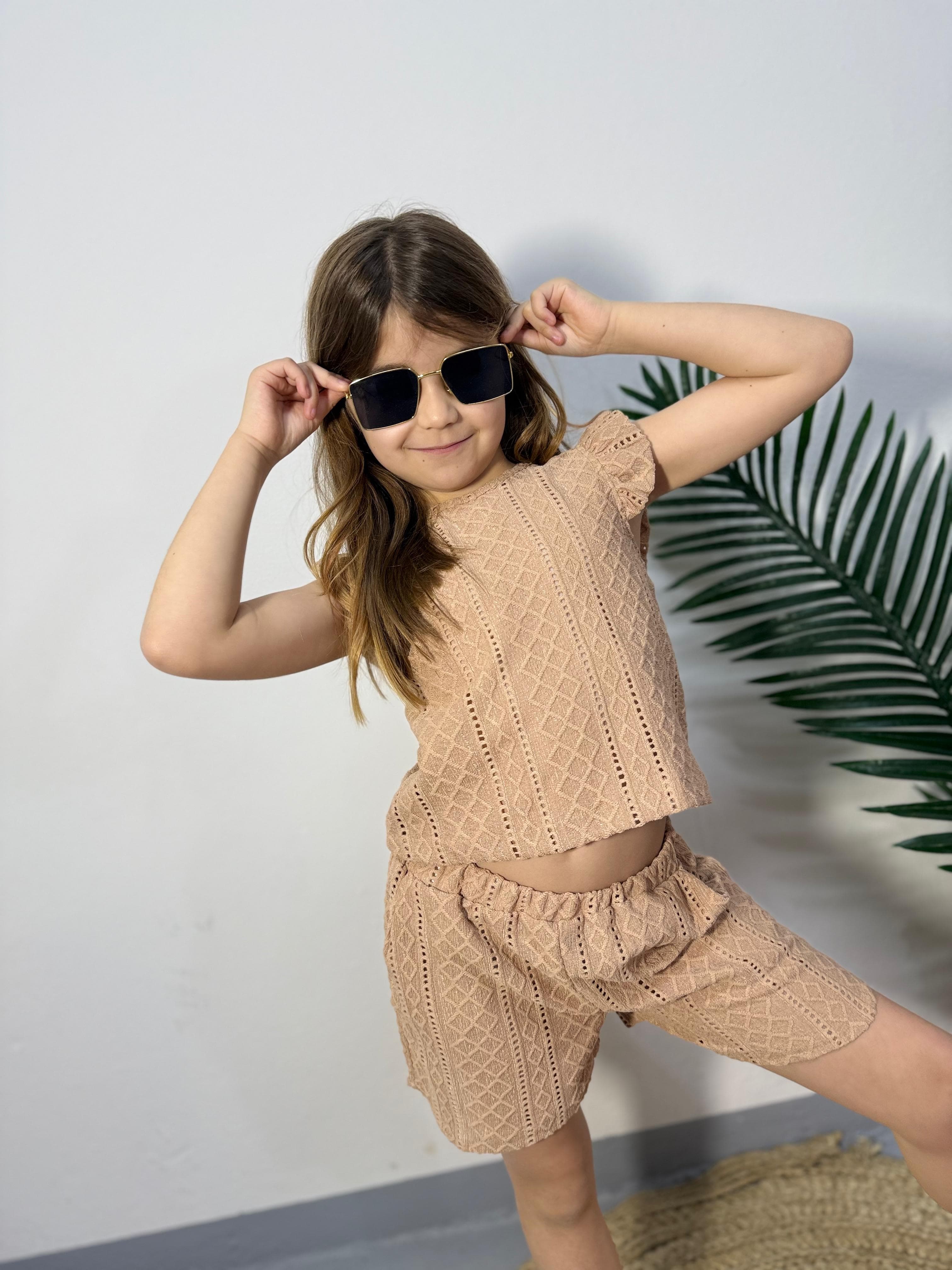 Short Mirabel