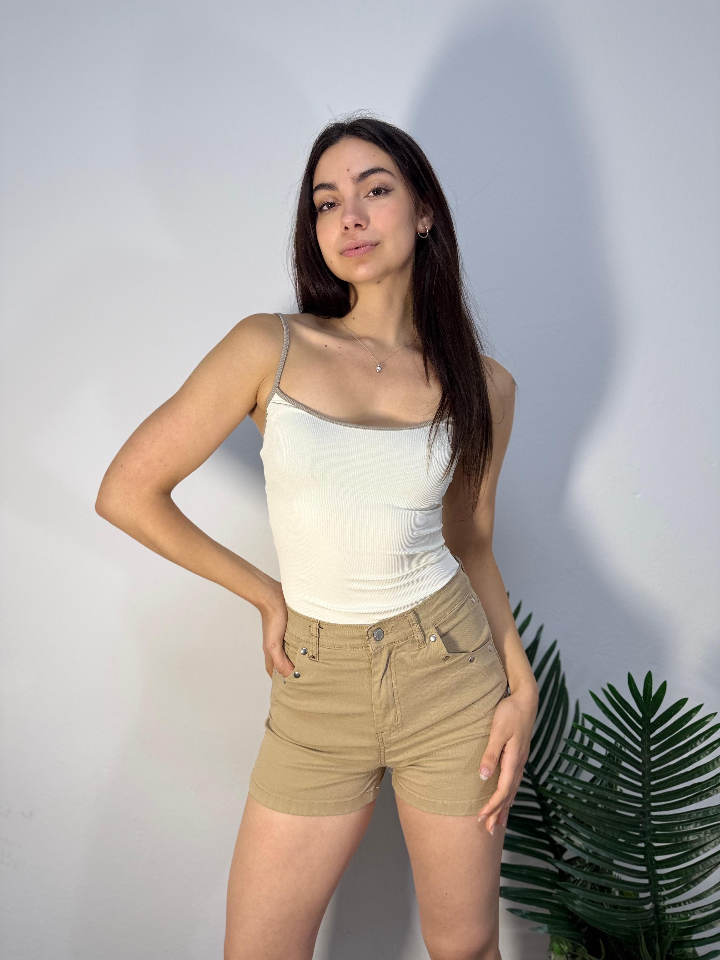 Short Aguilera