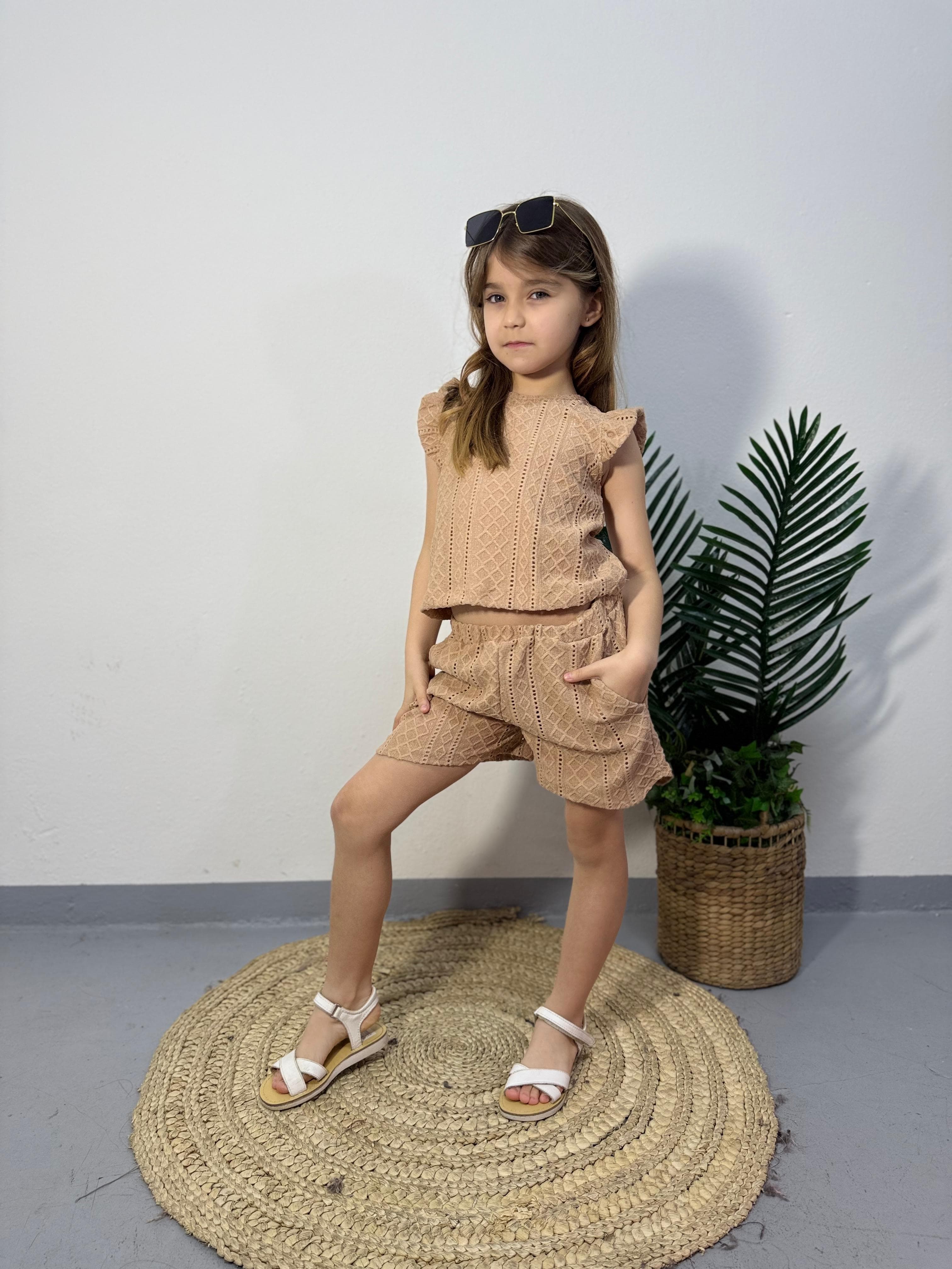 Short Mirabel
